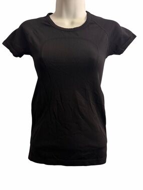 Lululemon Swiftly Tech Short Sleeve Size 2